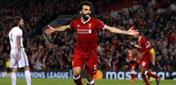 Salah comemora o gol que abriu o placar para o Liverpool em Anfield - Phil Noble/Reuters