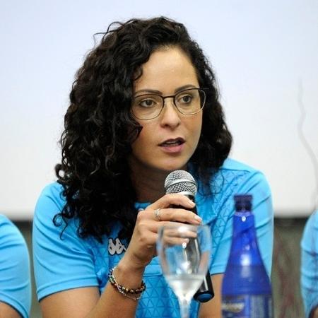 Ana Paula Oliveira (centro), presidente da Comissão de Arbitragem da Federação Paulista de Futebol (FPF) - RODRIGO CORSI/FPF