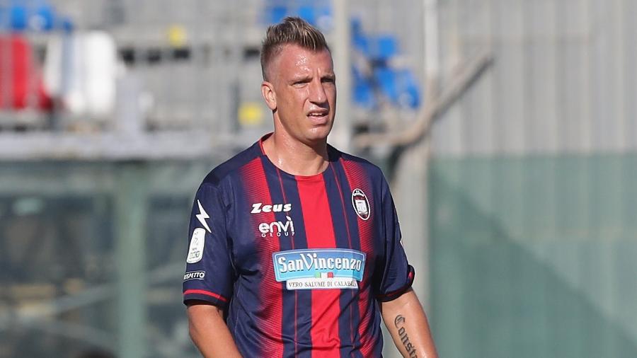 Maxi López em ação pelo Crotone na temporada 2019/2020 da segunda divisão italiana - Maurizio Lagana/Getty Images