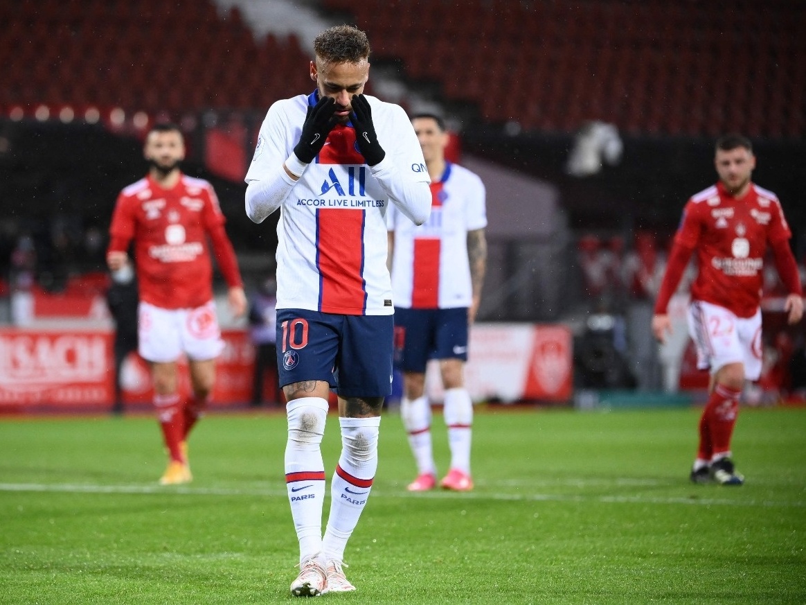 Pontapés, notas baixas e rancor: Neymar nunca será amado jogando na França
