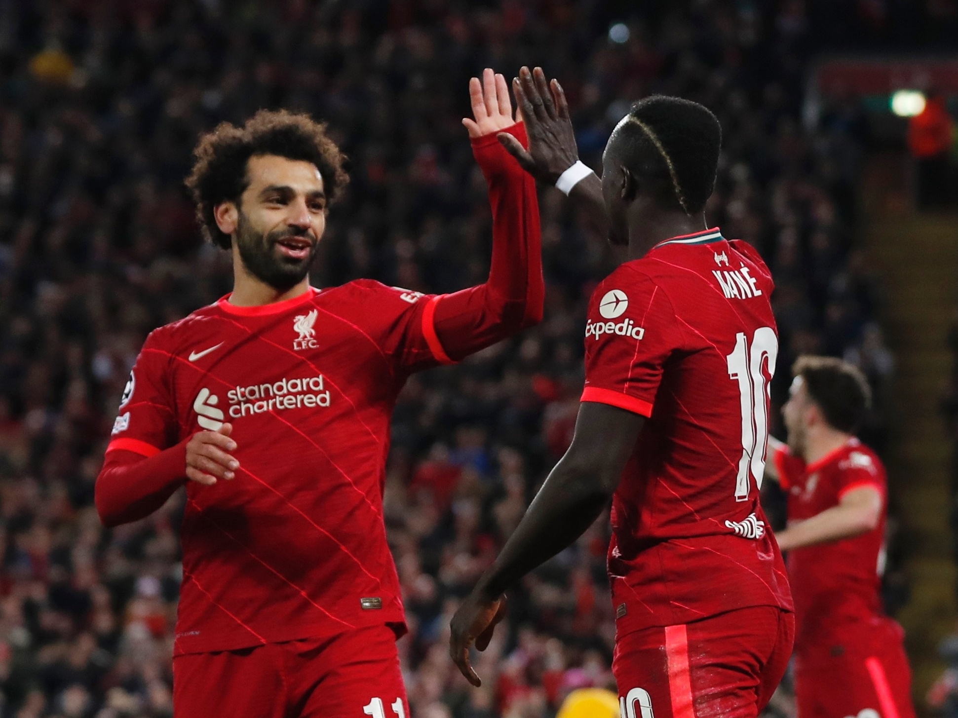 Atitute de Mané para Salah surpreende torcedores do Liverpool