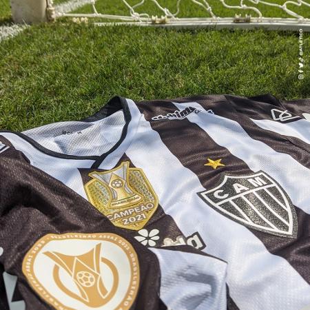 Camisa do Atlético-MG com o escudo de campeão do Brasil 2021 - Divulgação/Atlético-MG - Divulgação/Atlético-MG
