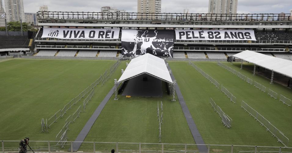 Estrutura na Vila Belmiro está pronta para receber o velório de Pelé