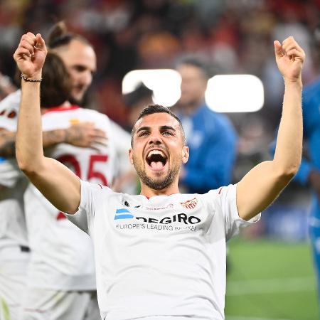 Joan Jordán, do Sevilla, comemora título da Liga Europa 2022/23 - Stefano Guidi/Getty Images
