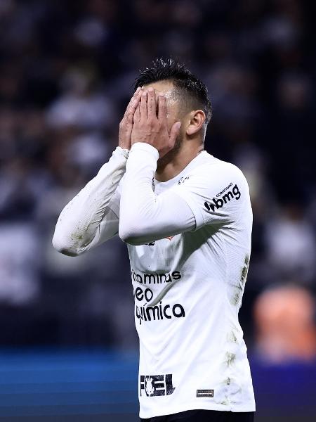 Romero se lamenta durante jogo entre Corinthians e Goiás
