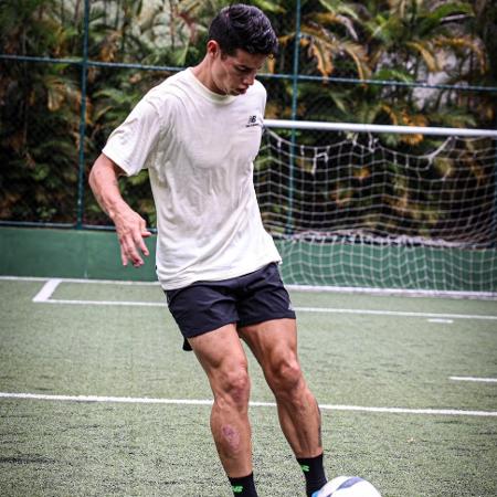 James Rodríguez compartilhou foto treinando nas redes sociais em dia de folga no São Paulo