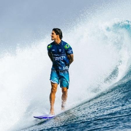 Gabriel Medina durante as semifinais da etapa do Taiti do Circuito Mundial de Surfe