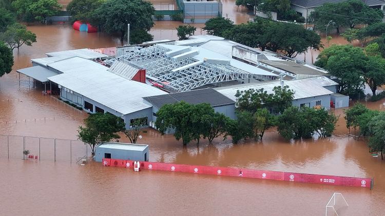 CT do Internacional fica alagado após enchente em Porto Alegre (RS)