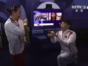 Chinesa é pedida em casamento logo após receber o ouro nas Olimpíadas