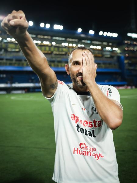 Hernán Barcos já marcou quatro vezes pelo Alianza Lima na 'pré-Libertadores' Hernán Barcos já marcou quatro vezes pelo Alianza Lima na 'pré-Libertadores'