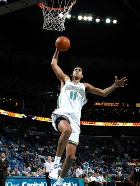 Marquinhos atuando pelo New Orleans Hornets na NBA Marquinhos atuando pelo New Orleans Hornets na NBA