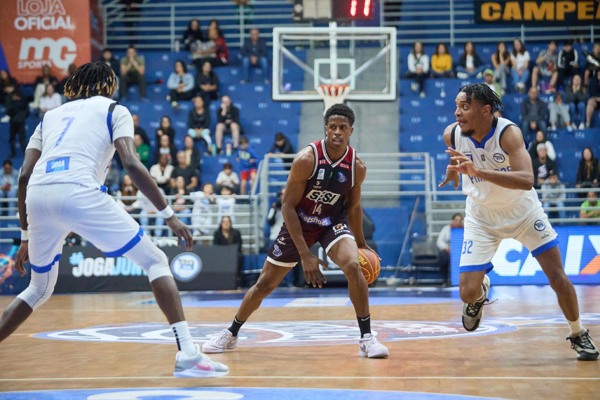 Georginho lidera o Sesi Franca na vitória sobre o Pinheiros pelas quartas def inal do NBB - undefined