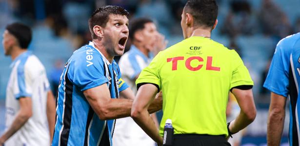 Grêmio se reunirá com comissão de arbitragem após polêmica na Copa do Brasil.