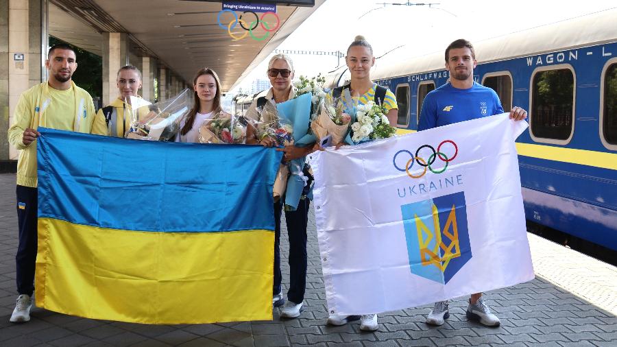 Judocas ucranianos posam para foto em estação de Kiev após voltar dos Jogos de Paris Judocas ucranianos posam para foto em estação de Kiev após voltar dos Jogos de Paris