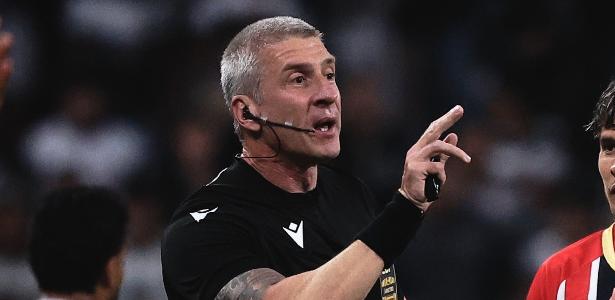 Cbf define arbitragem para semifinal decisiva entre Cruzeiro e Corinthians