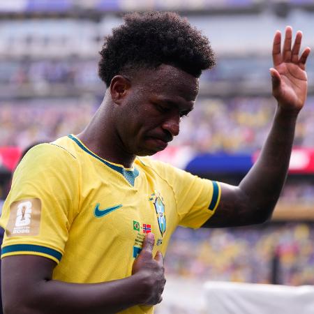 Vini Jr. explica por que não cobrou pênalti: 'Decisão do técnico'