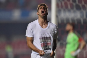 Calleri marca contra o Vitória e homenageia o amigo - Mauro Horita/AGIF - Mauro Horita/AGIF