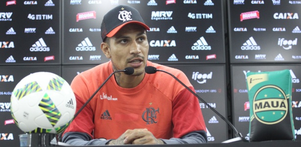 O atacante Paolo Guerrero concede entrevista coletiva no CT Ninho do Urubu - Gilvan de Souza/ Flamengo