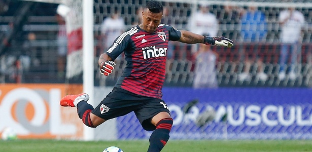 O goleiro Sidão, que é alvo de críticas da torcida, deve ter a sua transferência facilitada pelo São Paulo - Marcello Zambrana/AGIF