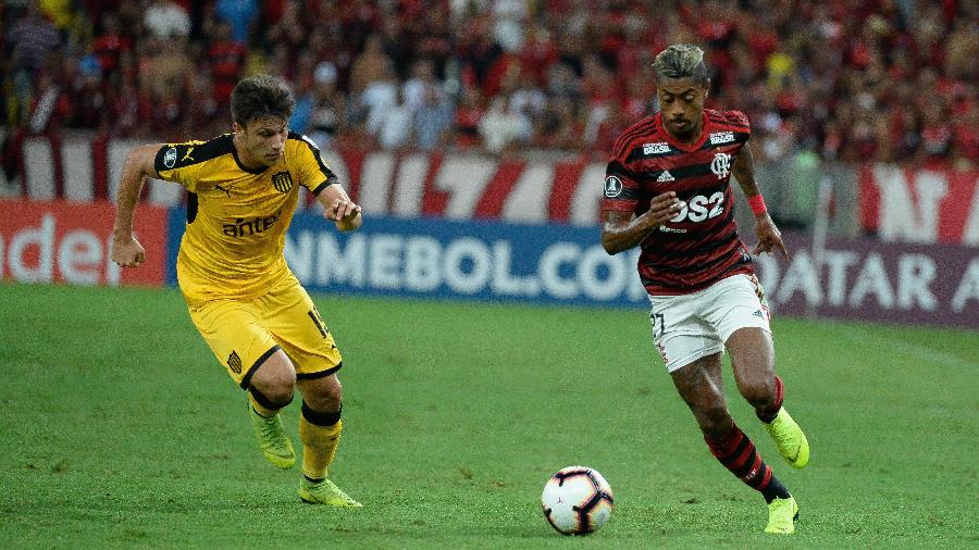 Bruno Henrique em lance do jogo do Flamengo contra o Peñarol - Alexandre Vidal / Flamengo