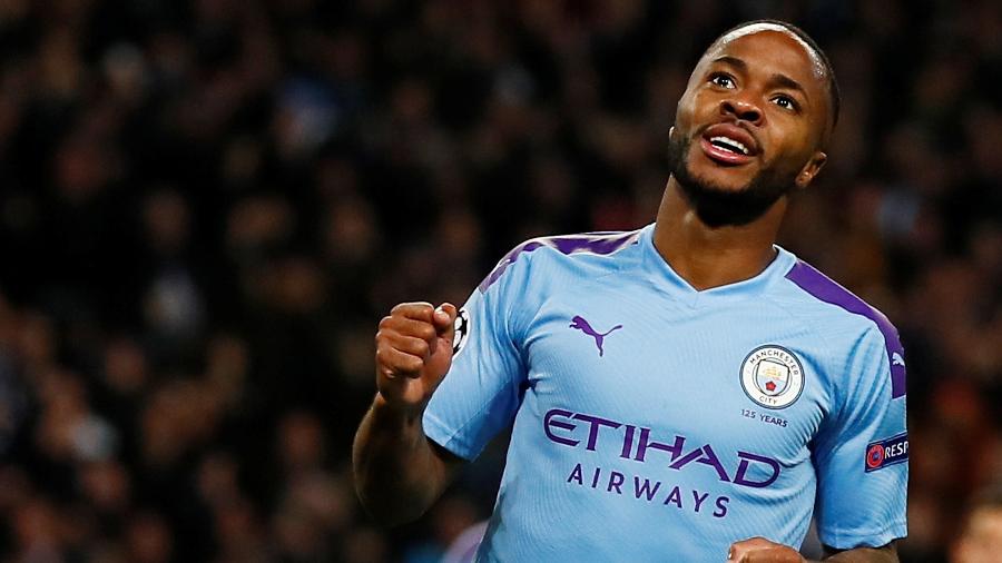 Raheem Sterling marca para o Manchester City contra o Atalanta pela Liga dos Campeões - Jason Cairnduff/Reuters