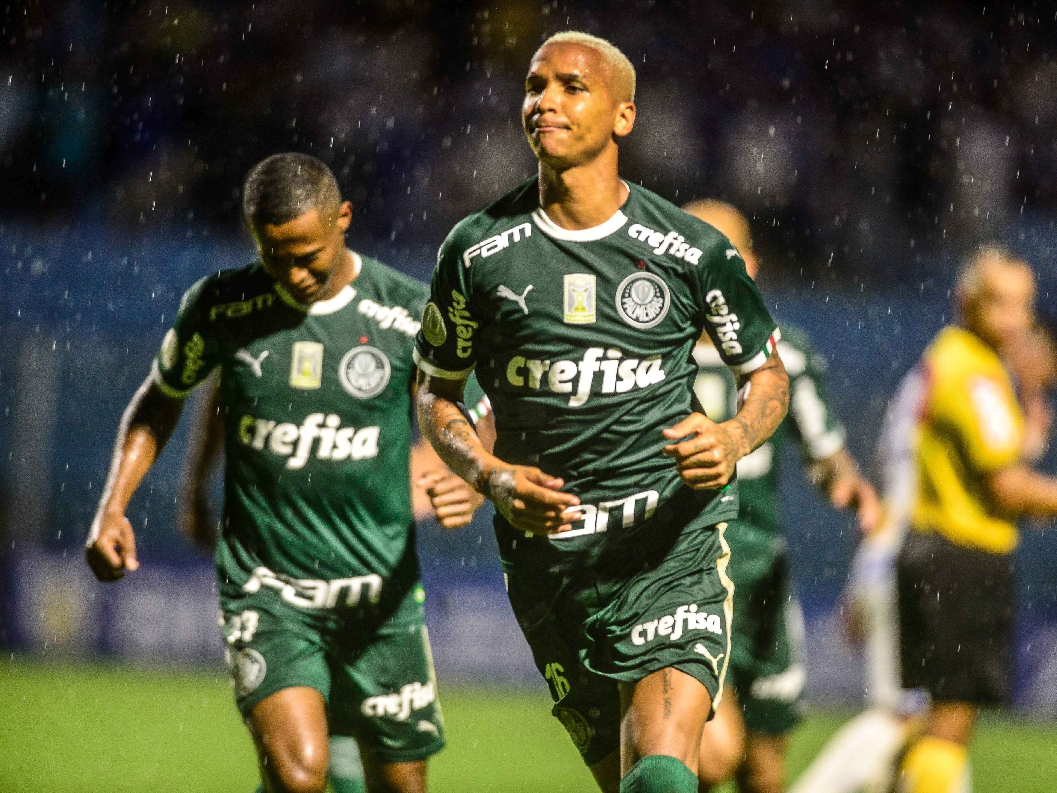 Estafe de atacante da Premier League descarta ida para o Palmeiras