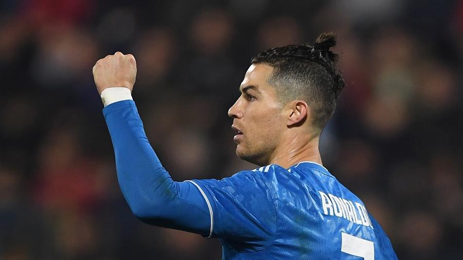 Cristiano Ronaldo comemorando gol pela Juventus - Alberto Lingria / Reuters