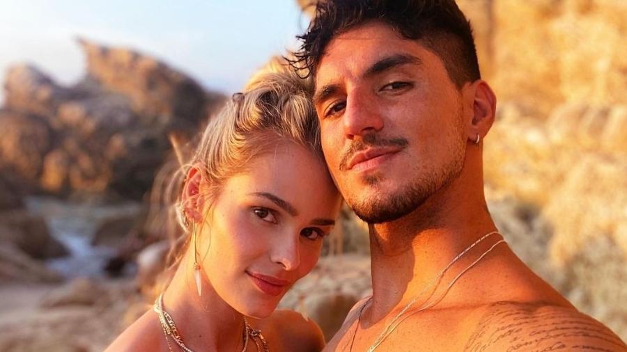 Gabriel Medina rachou com a família após casamento com a modelo Yasmin Brunet - Reprodução/Instagram