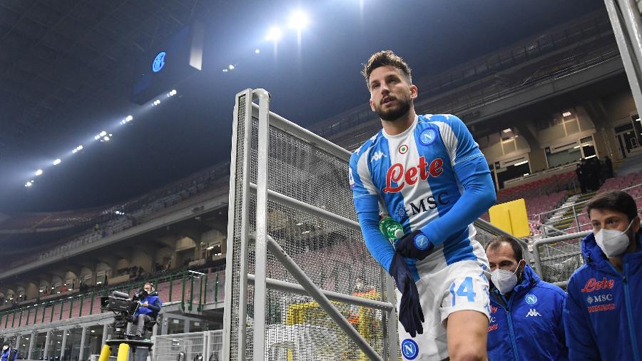 Dries Mertens, atacante do Napoli, levou susto após pouso de avião - REUTERS/Alberto Lingria