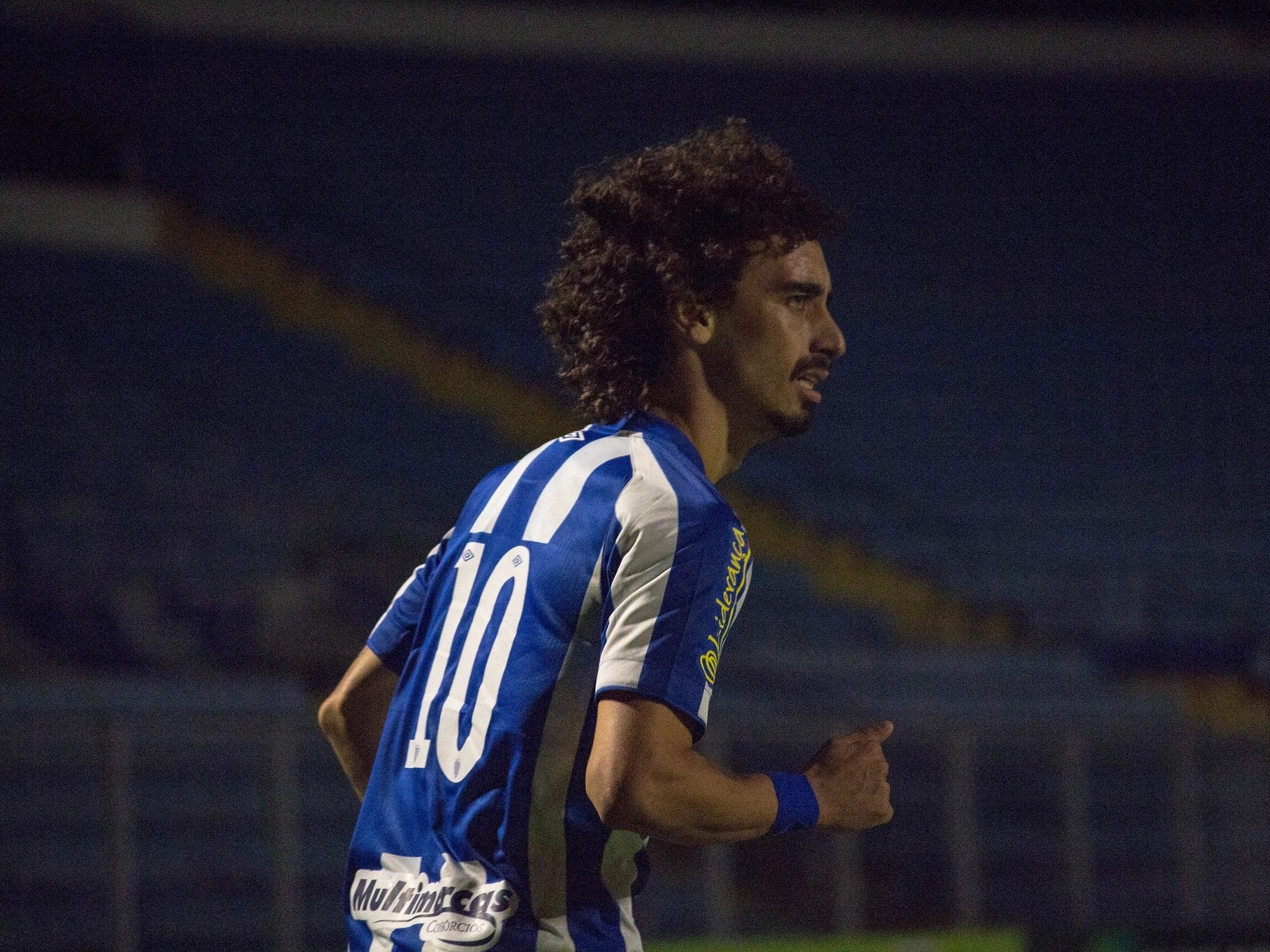 Por covid-19, Guarani enfrenta Cuiabá com 2 jogadores no banco