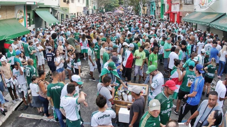 Torcida do Palmeiras ao redor do Allianz Parque no intervalo da final contra o São Paulo - Flavio Florido