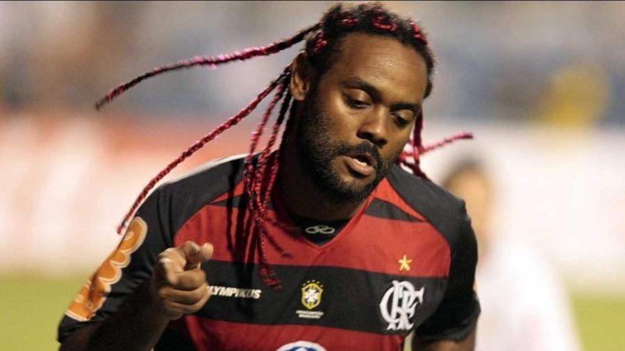 Vágner Love foi decisivo para o Flamengo no marcante duelo contra o Corinthians pela Libertadores de 2010 - Gaspar Nóbrega/VIPCOMM