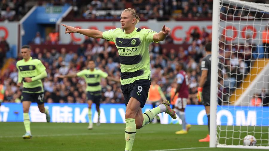 Haaland comemora gol que marcou contra o Aston Villa -- o 10º desde que foi contratado pelo Manchester City - Shaun Botterill/Getty Images