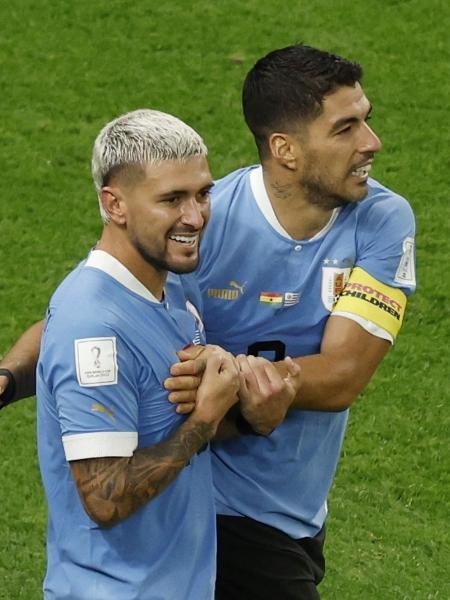 Arrascaeta e Luis Suárez defenderam o Uruguai na Copa do Mundo 2022 - REUTERS/Albert Gea