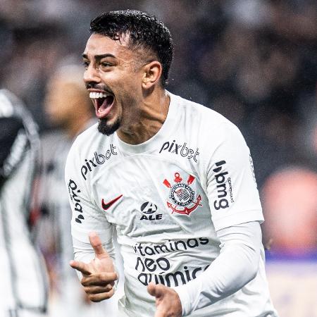 Matheus Bidu celebra gol do Corinthians sobre o Atlético-MG em duelo da Copa do Brasil