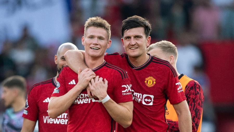 McTominay celebra seu gol com Maguire pelo Manchester United contra o Brentford pelo Campeonato Inglês - Joe Prior/Visionhaus via Getty Images