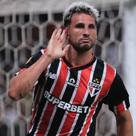 Calleri comemora gol do São Paulo contra o Corinthians pelo Campeonato Paulista 