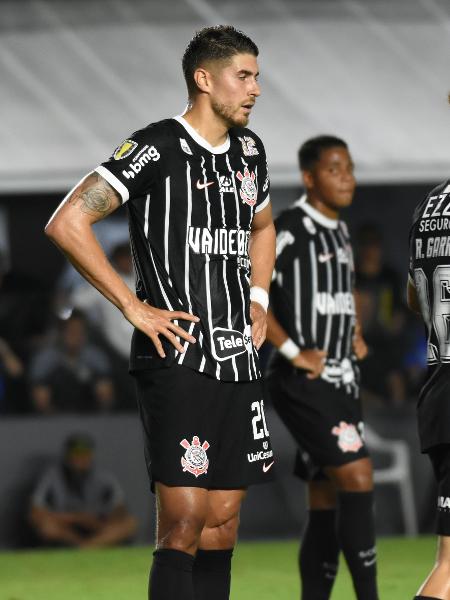 Pedro Raul, do Corinthians, no jogo contra o Santos, pelo Paulistão