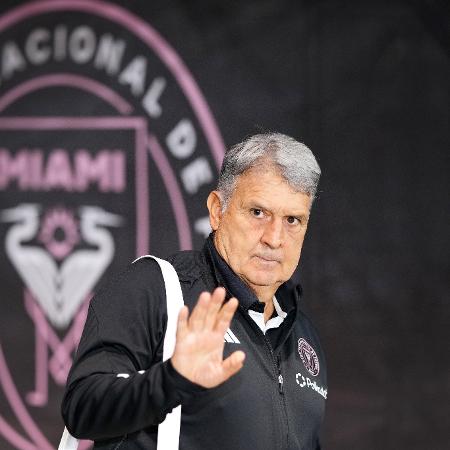 Técnico Tata Martino rejeitou a possibilidade de treinar o Botafogo