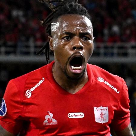 Murillo comemora gol marcado pelo América de Cali contra o Bahia na Sul-Americana Murillo comemora gol marcado pelo América de Cali contra o Bahia na Sul-Americana