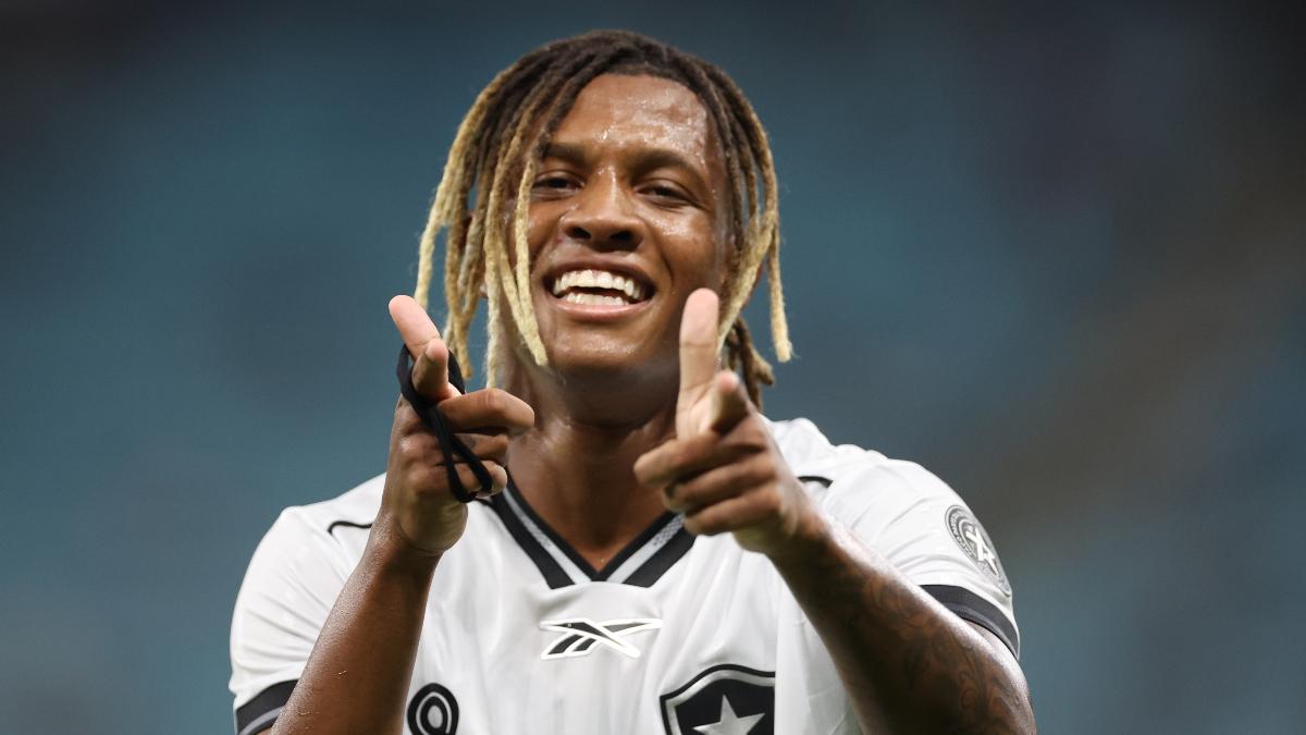Palmeiras aumenta para R$ 160 milhões proposta por Danilo do Botafogo
