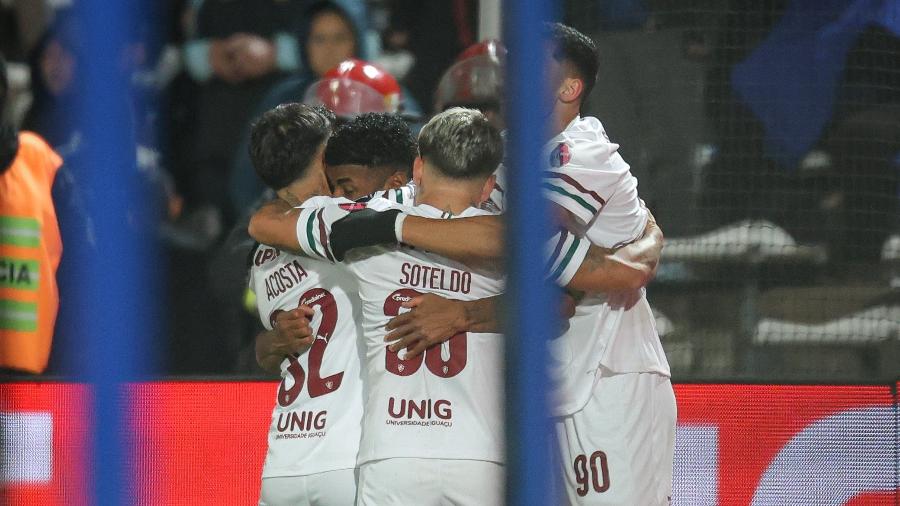 Jogadores do Fluminense celebram gol de Serna contra o Independiente Rivadavia pela Libertadores