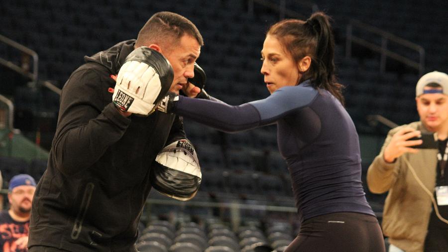 Joanna Jedrzejczyk em treino aberto do UFC 217 - Diego Ribas/Ag. Fight