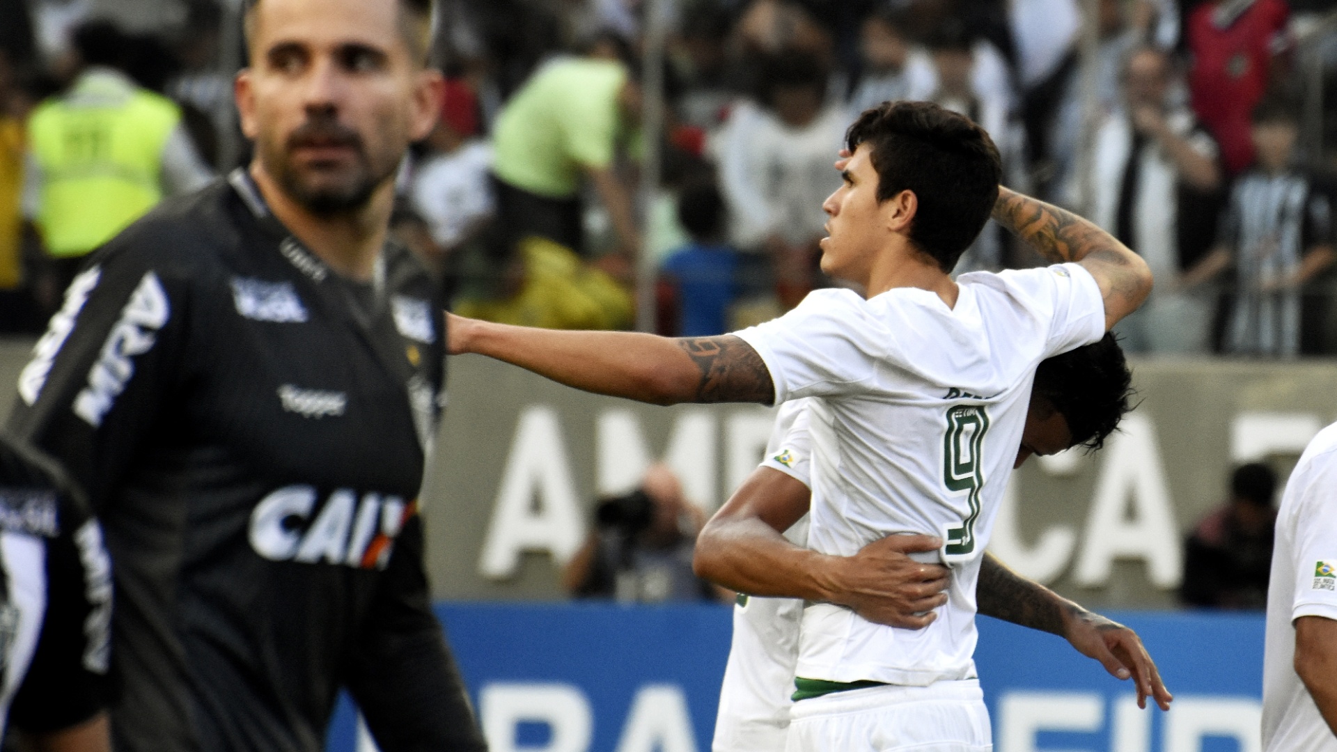 Pedro comemora gol do Fluminense diante do Atlético-MG em jogo no Independência pelo Campeonato Brasileiro 2018