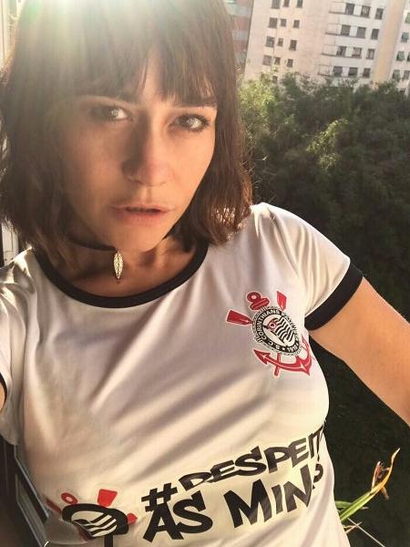 Alessandra Negrini com camisa do Corinthians, seu time do coração - Arquivo Pessoal