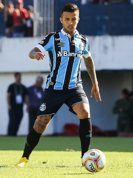 Matheus Henrique durante partida do Grêmio contra o Caxias do Sul pelo campeonato Gaúcho 2020 - Pedro H. Tesch/AGIF