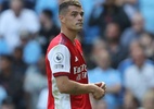 Jogador do Arsenal recusa vacina, contrai covid-19 e é afastado - Russell Cheyne/Reuters