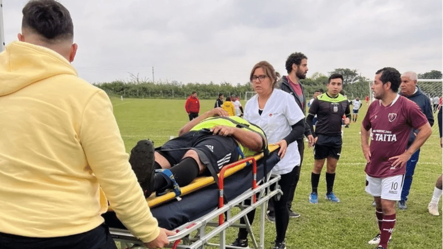 Árbitro levou dois tiros no intervalo de uma partida de futebol amador na província de Tucumán - Reprodução