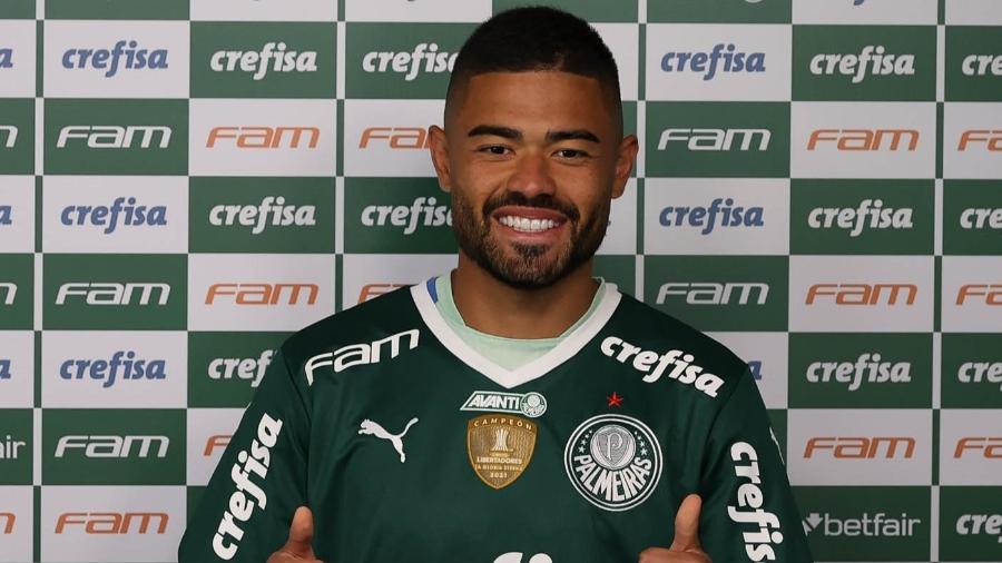 Bruno Tabata é apresentado pelo Palmeiras - Divulgação/Palmeiras