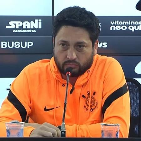 Arthur Elias, técnico da equipe feminina do Corinthians, em entrevista coletiva - Reprodução/Corinthians TV
